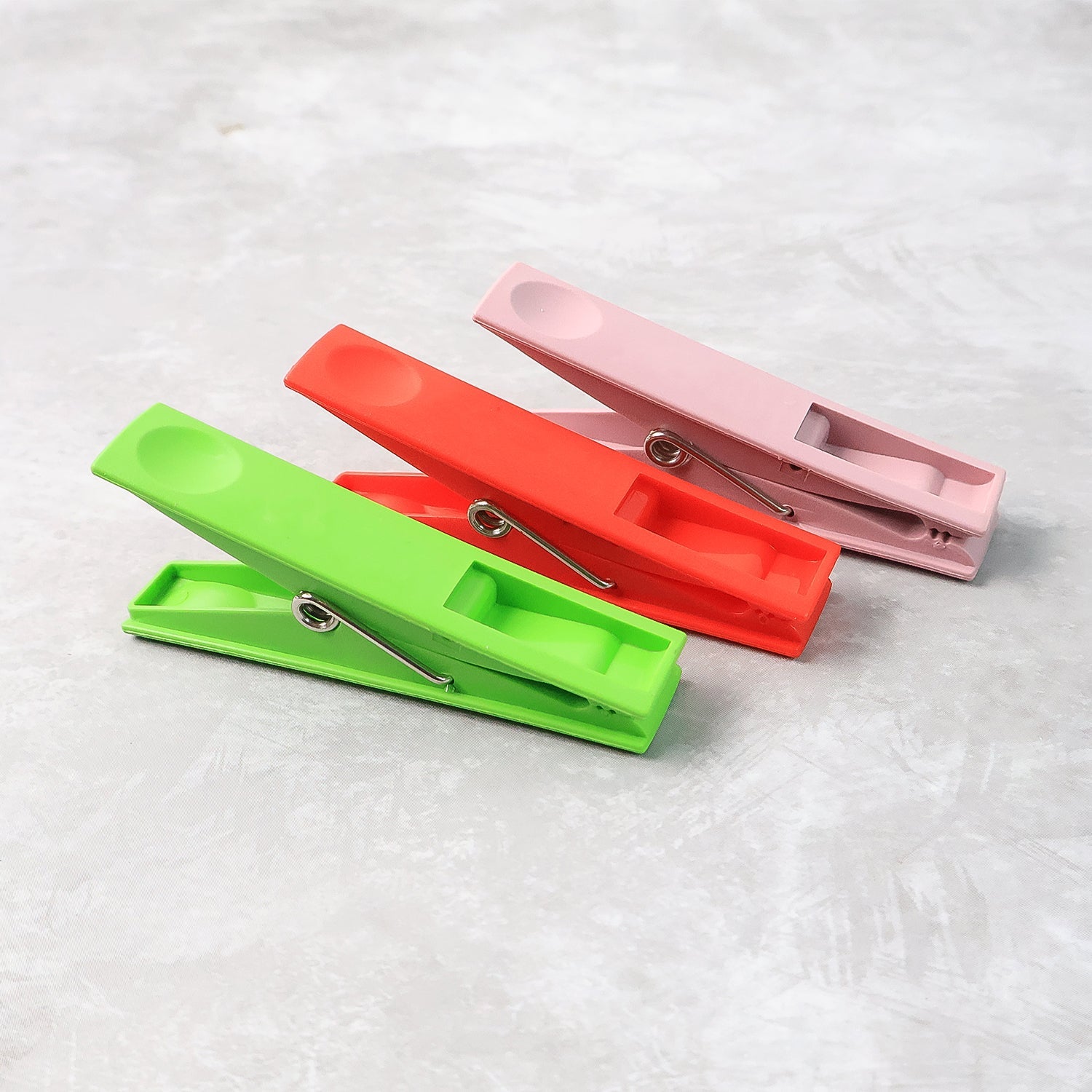 Durable Cloth Clips Set of 12 – Strong Grip Plastic Laundry Pegs with Stainless Steel Spring Durable Cloth Clips Set of 12 – Strong Grip Plastic Laundry Pegs with Stainless Steel Spring